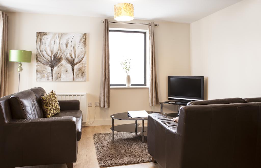 Cheltenham Plaza Apartments Ashchurch Zimmer foto