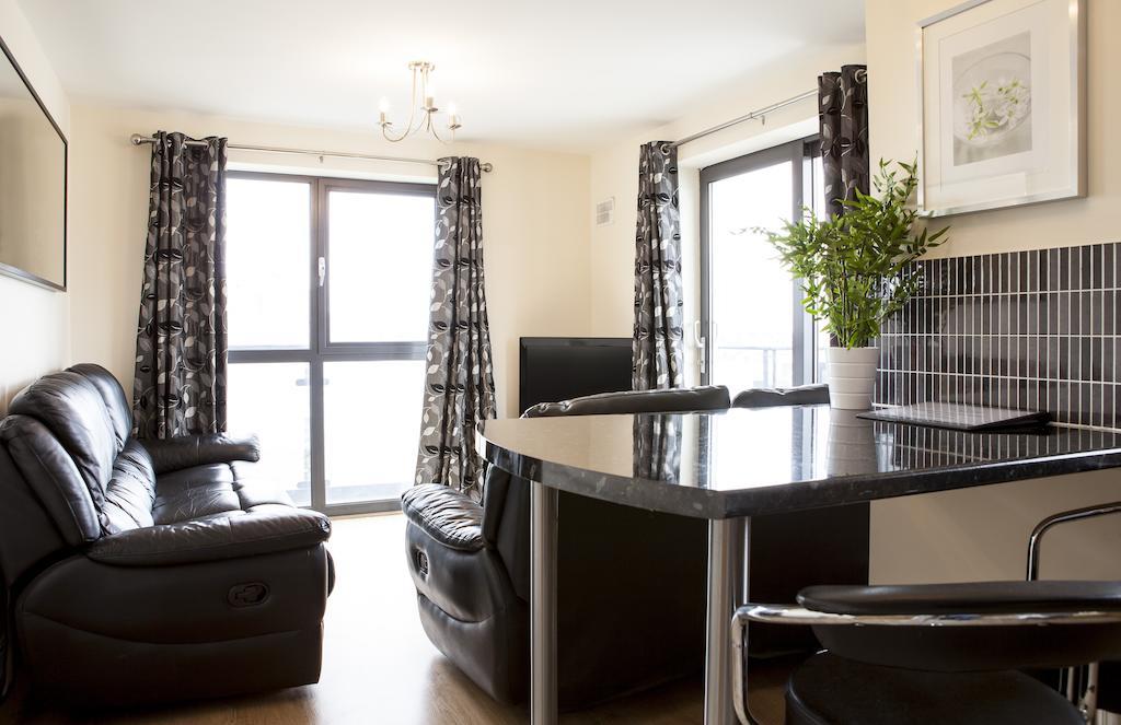 Cheltenham Plaza Apartments Ashchurch Zimmer foto